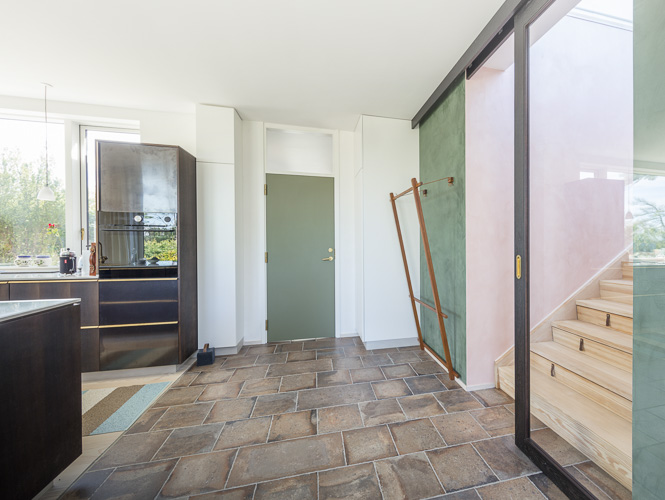 Vahle døre i egetræ som glatte døre, skydedøre og pinoldøre