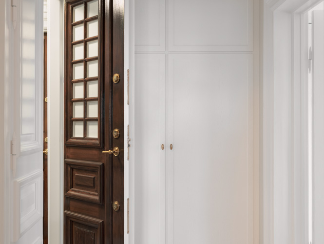 Opgangsdøre i herskabelig ejendom